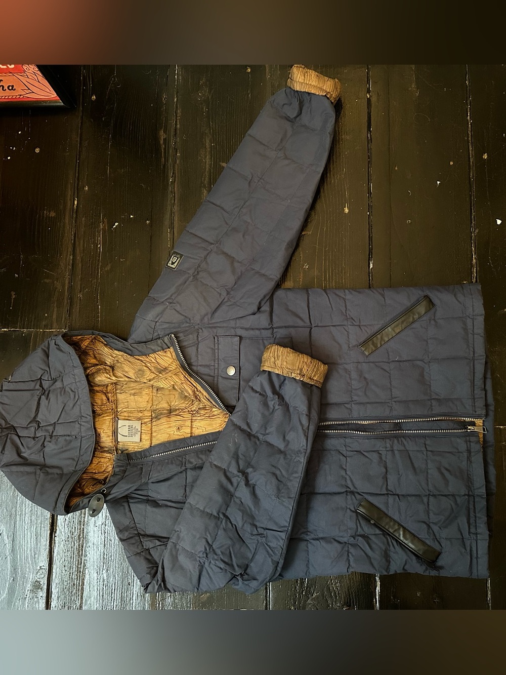 Women’s Quilted Puffer Coat in Navy with Contrasting Tan Lining